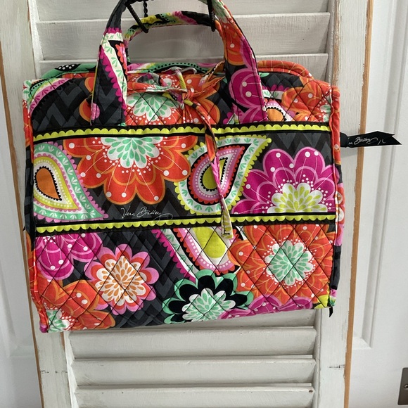 Vera Bradley Handbags - Vera Bradley Travel Hanging Organizer Ziggy Zinnia Pattern